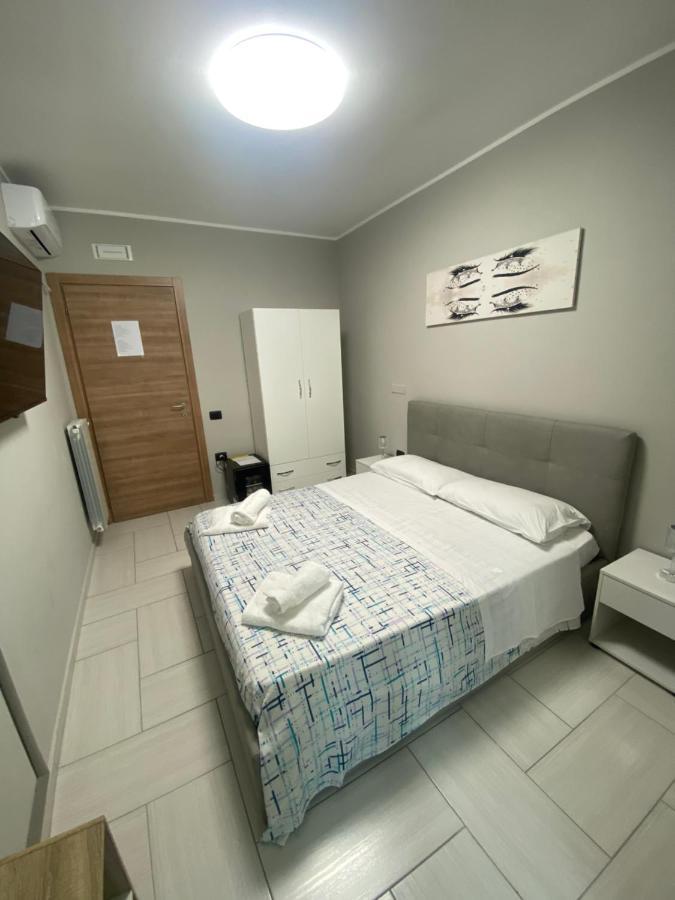 Casa Giuly 181 Bed & Breakfast Napoli Bagian luar foto
