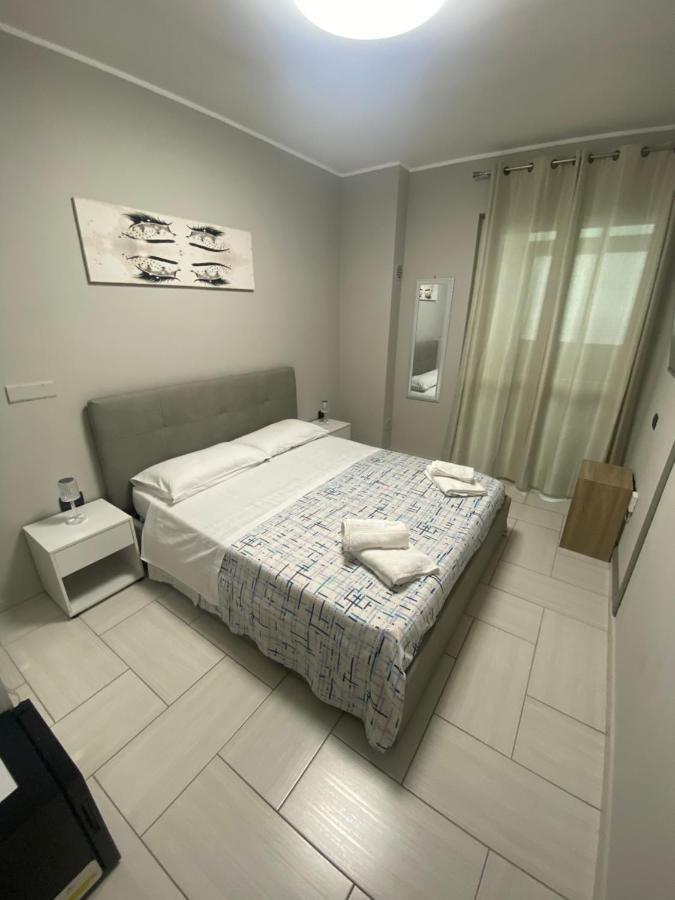 Casa Giuly 181 Bed & Breakfast Napoli Bagian luar foto