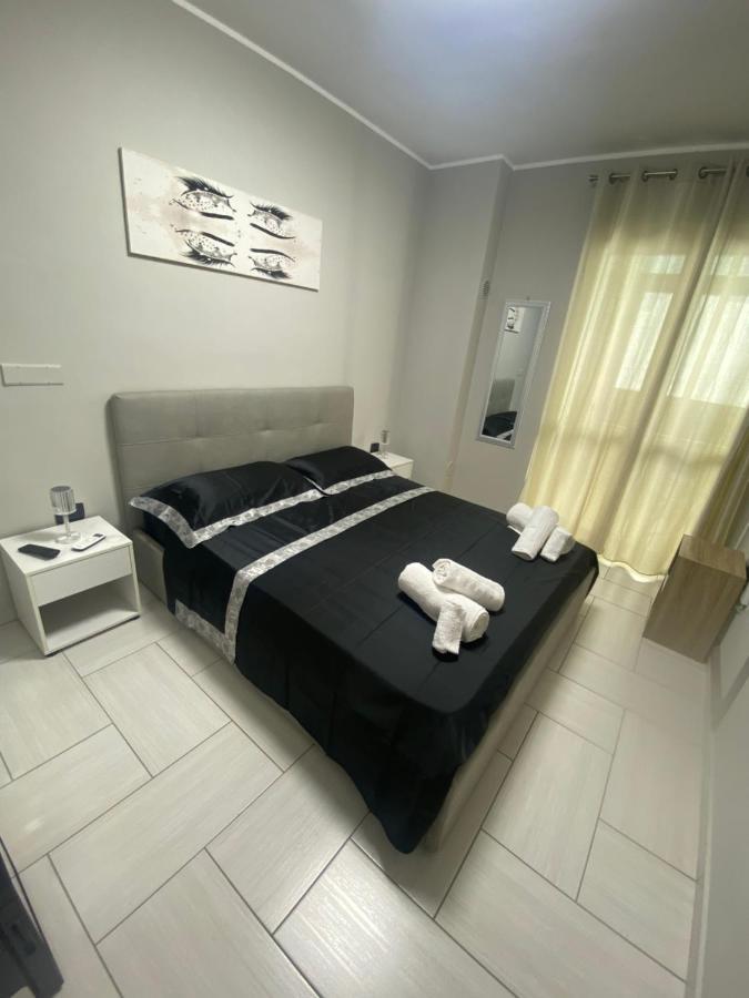 Casa Giuly 181 Bed & Breakfast Napoli Bagian luar foto