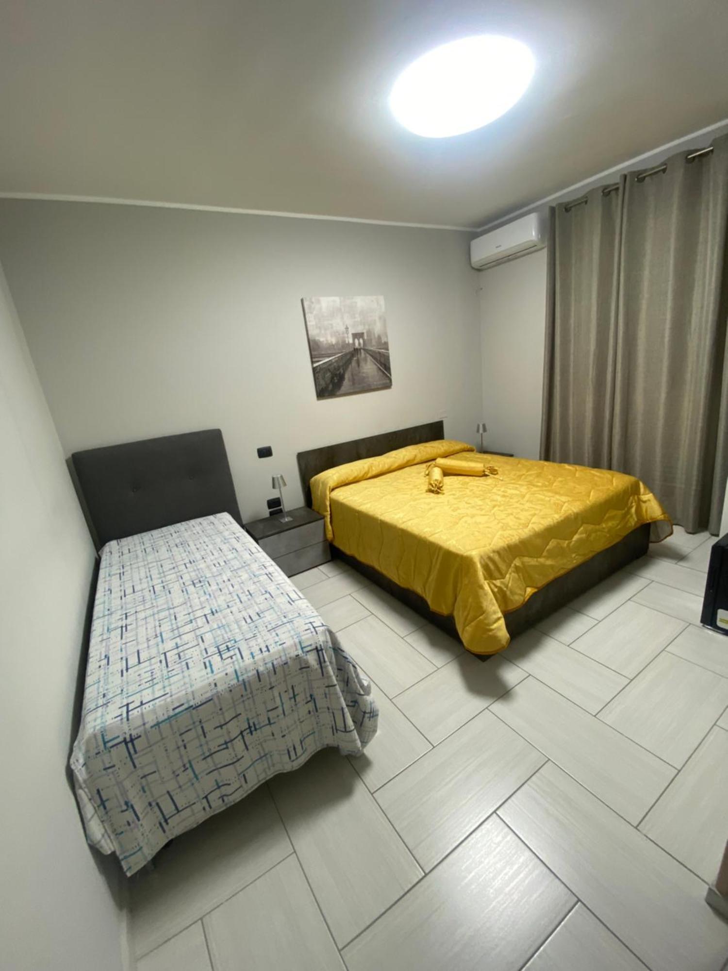 Casa Giuly 181 Bed & Breakfast Napoli Bagian luar foto